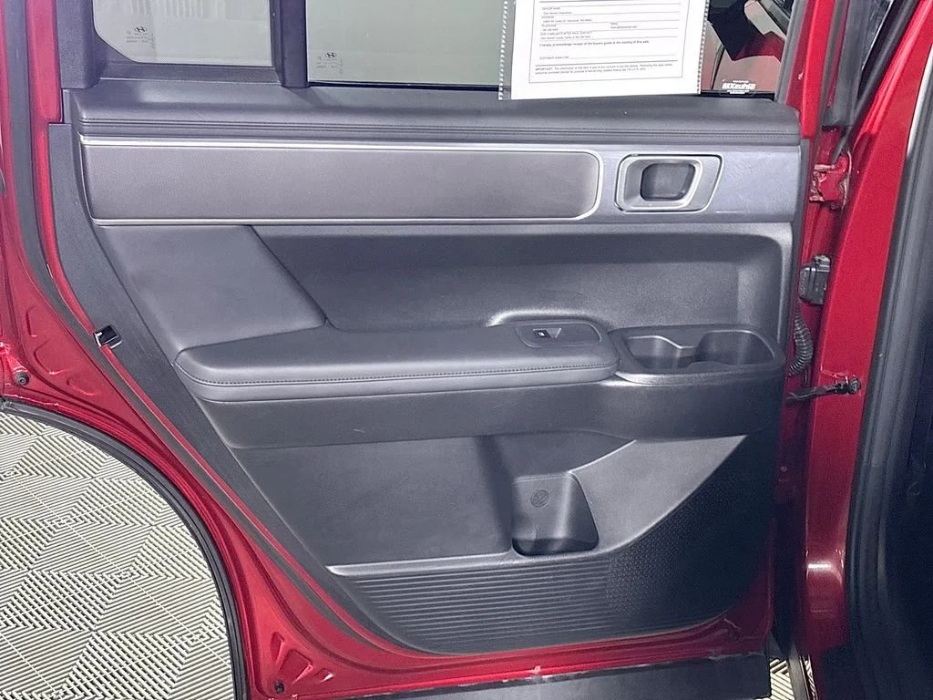 Used 2025 Red Hyundai SEL image 18