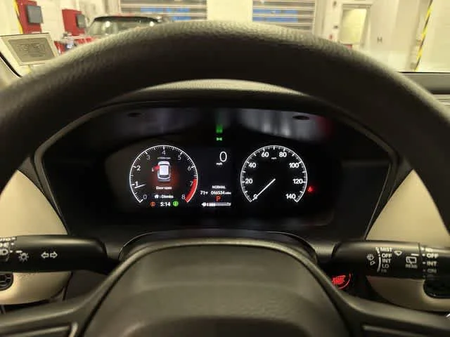 Used 2023 Lunar Silver Metallic Honda LX image 31