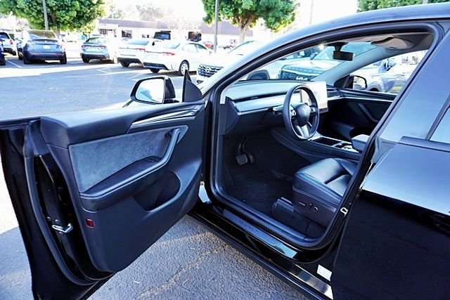 Used 2023  Tesla Long Range image 46