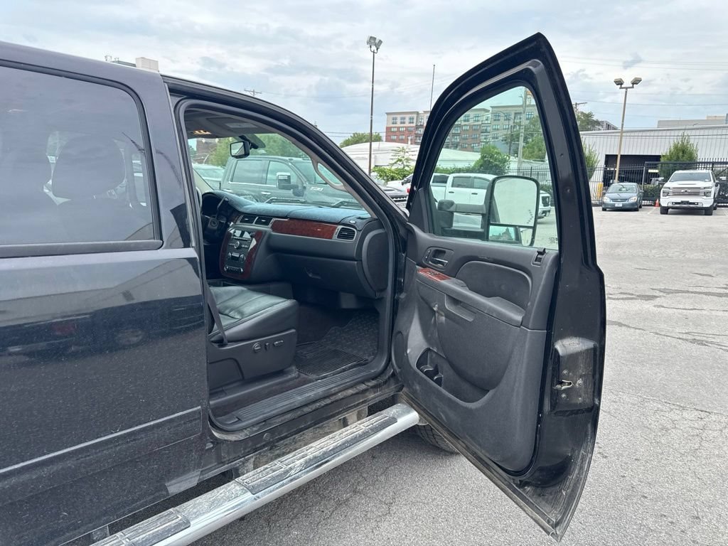 Used 2011 BLACK Chevrolet LTZ image 26
