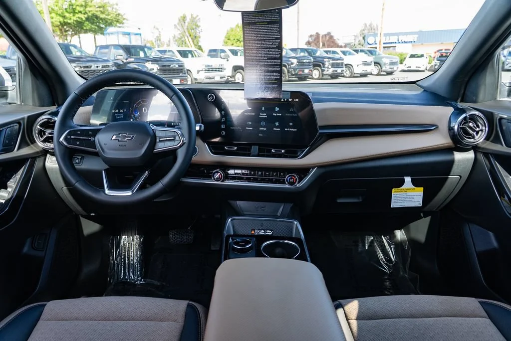 New 2027 Polar White Tricoat Chevrolet ACTIV image 11