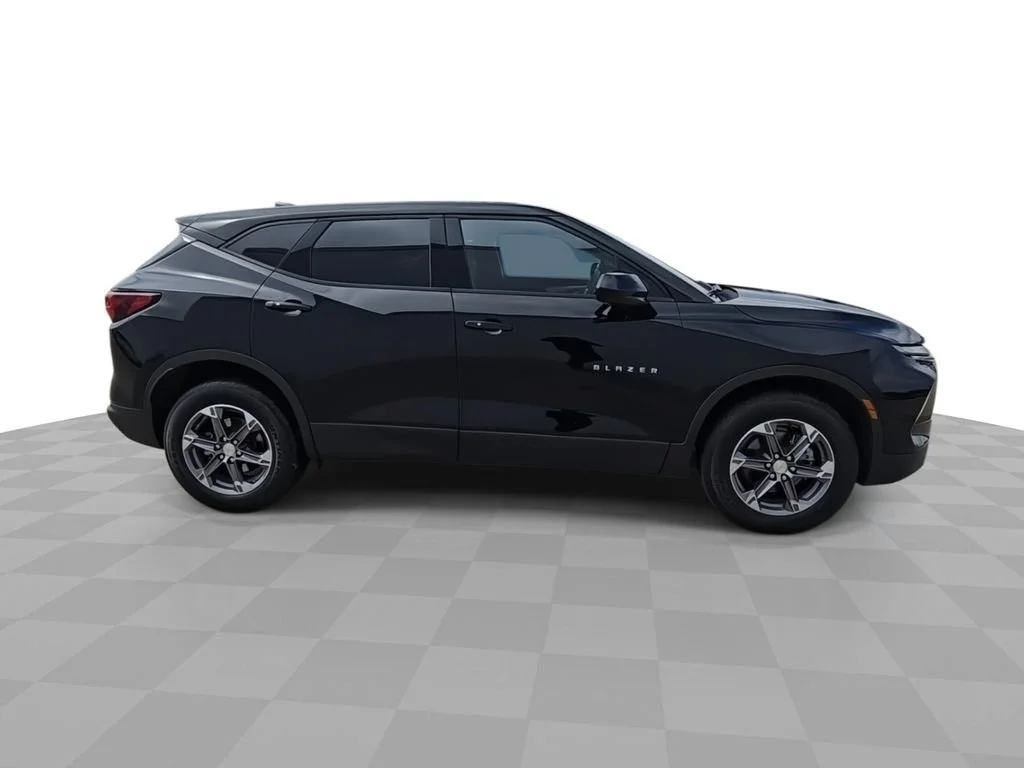 2025 Chevrolet Blazer 2LT - Photo 9