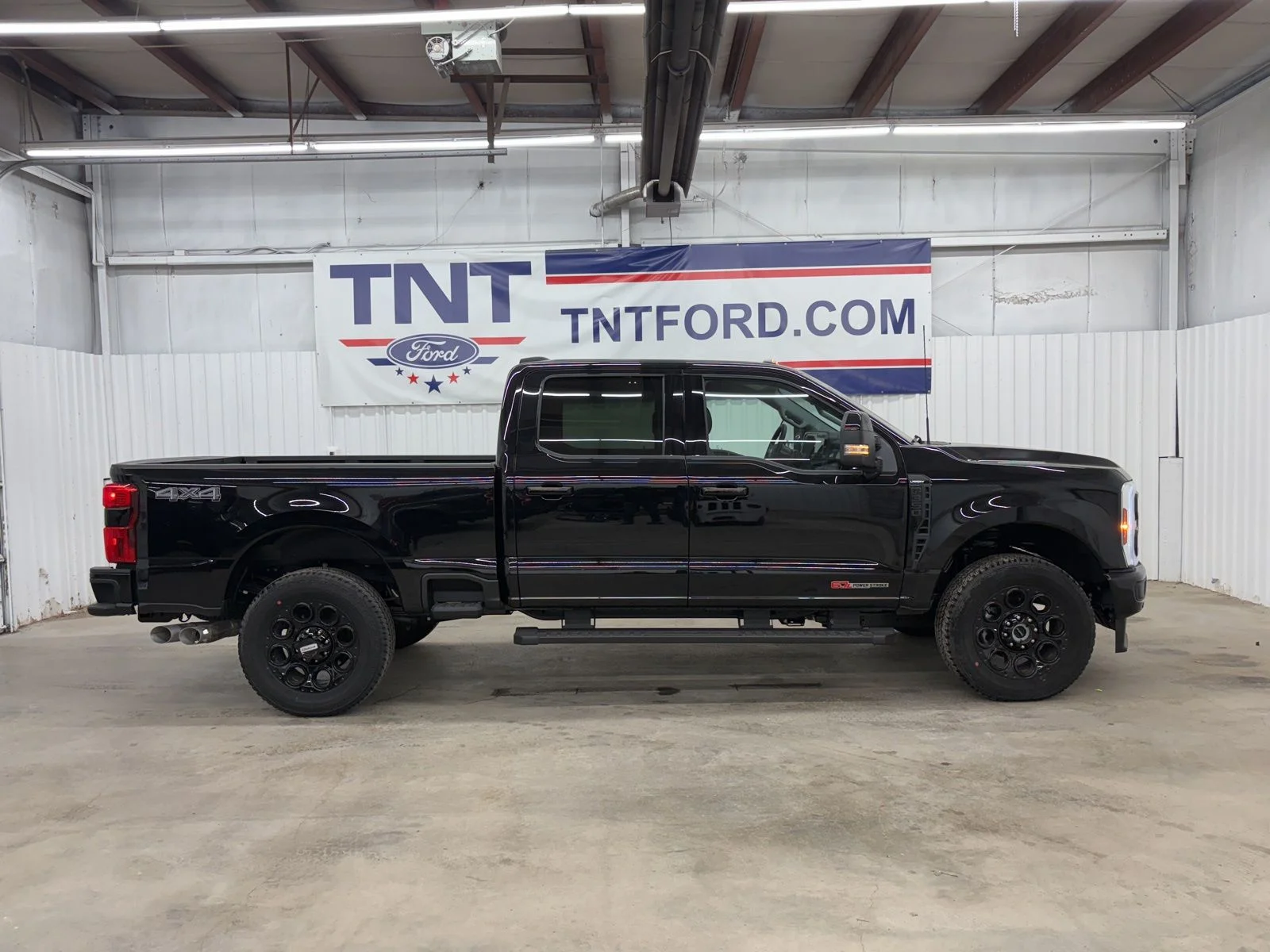 2026 Ford F-350 Lariat 4x4 Crew Cab 6-3/4' Box SRW's photo