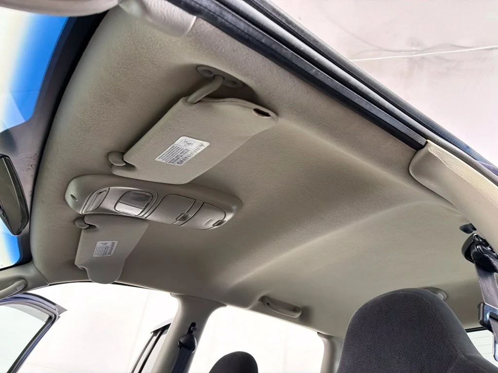 Used 2001  Dodge Sport image 16