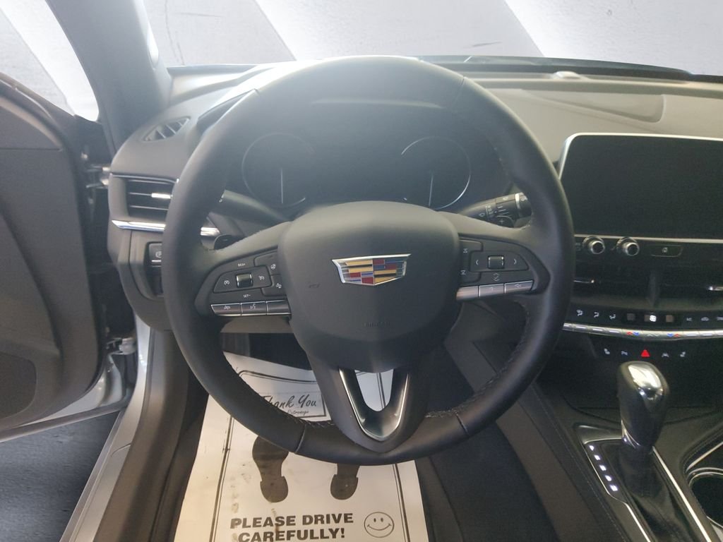 Used 2026 Silver Cadillac Luxury image 9