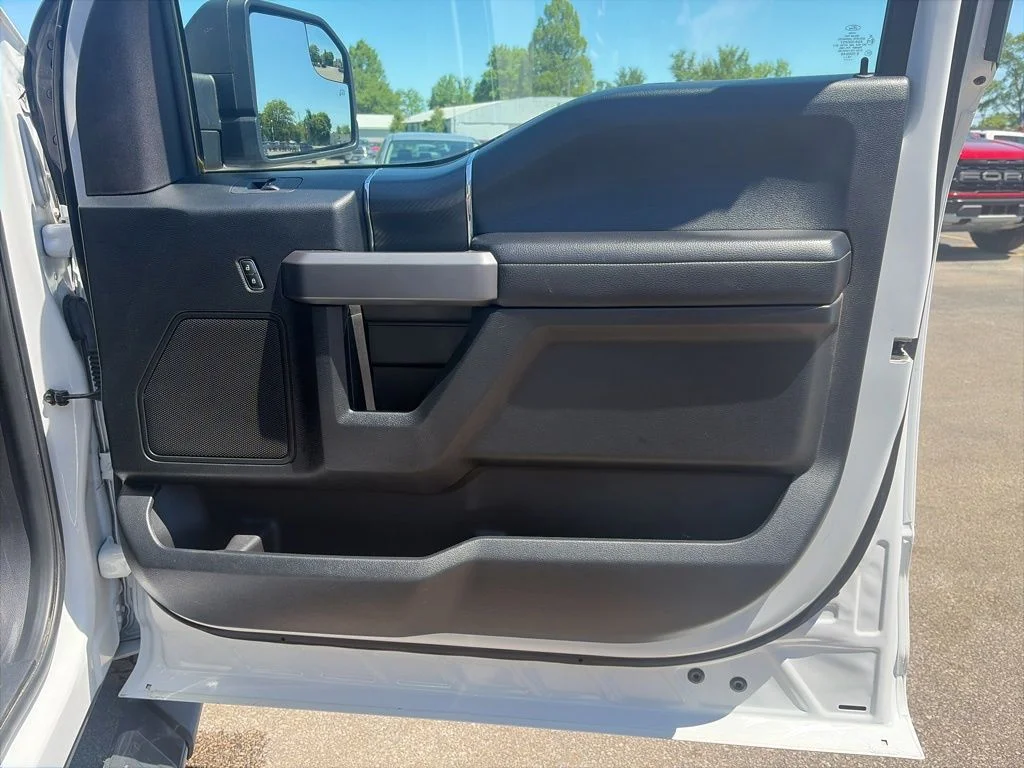 Certified Used 2020 Oxford White Ford XLT image 34