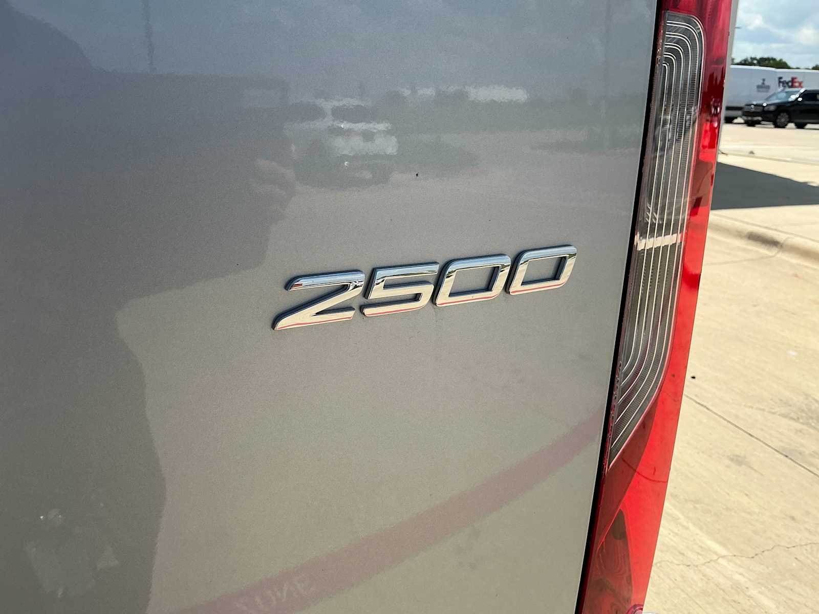New 2025 High-tech silver metallic Mercedes-Benz  image 8