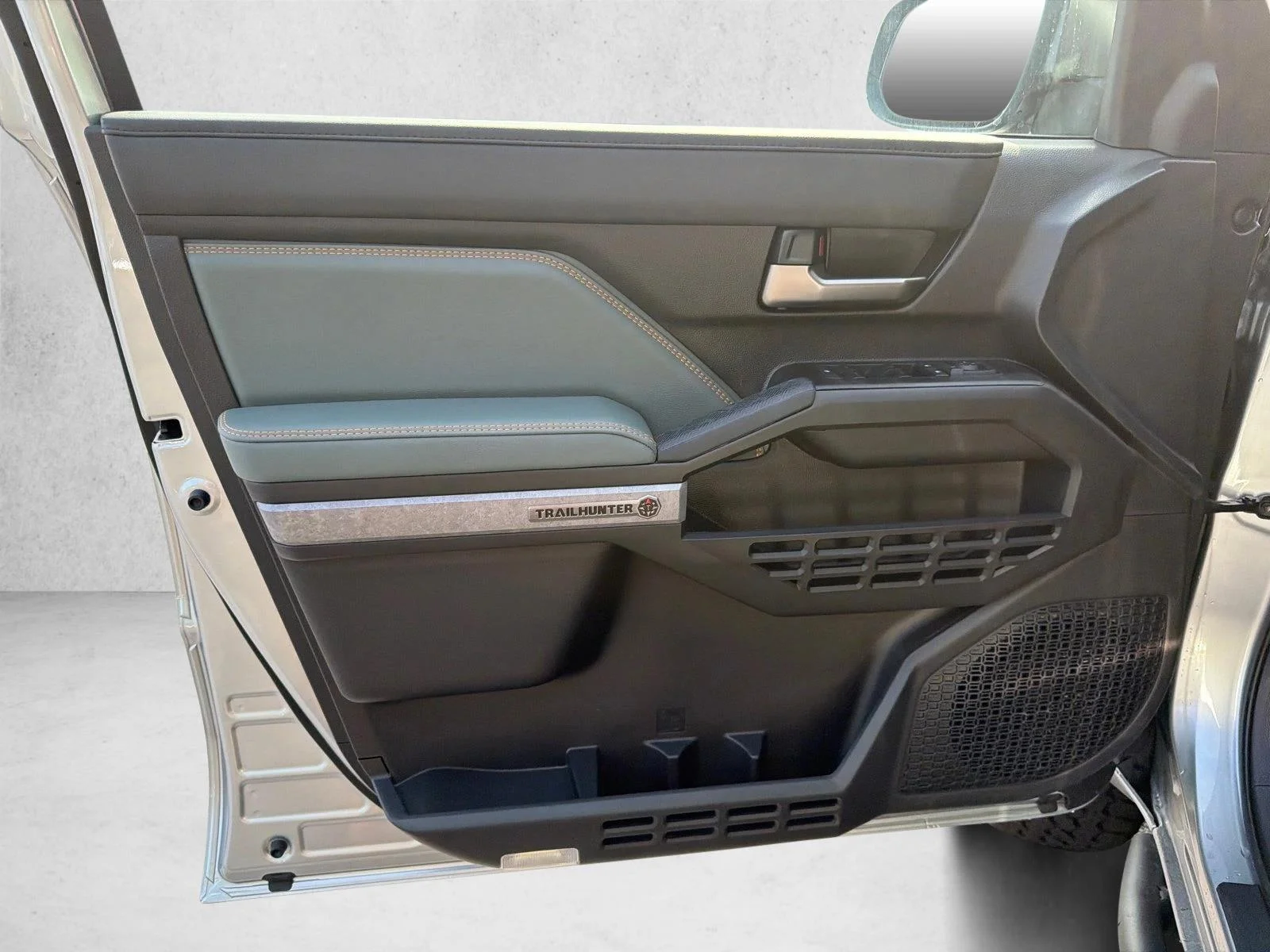New 2026 Celestial Silver Metallic Toyota Trailhunter image 10