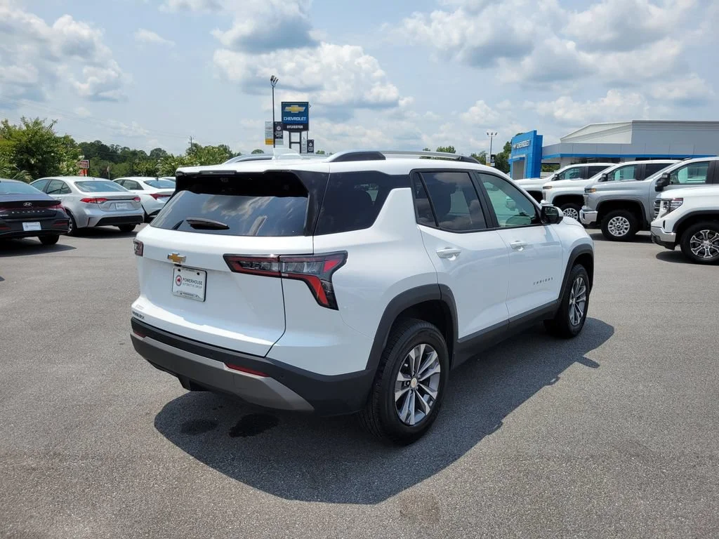 Used 2025 Summit White Chevrolet LT image 5