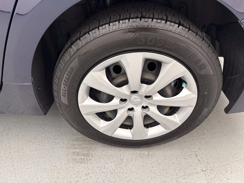 Used 2023  Toyota LE image 7
