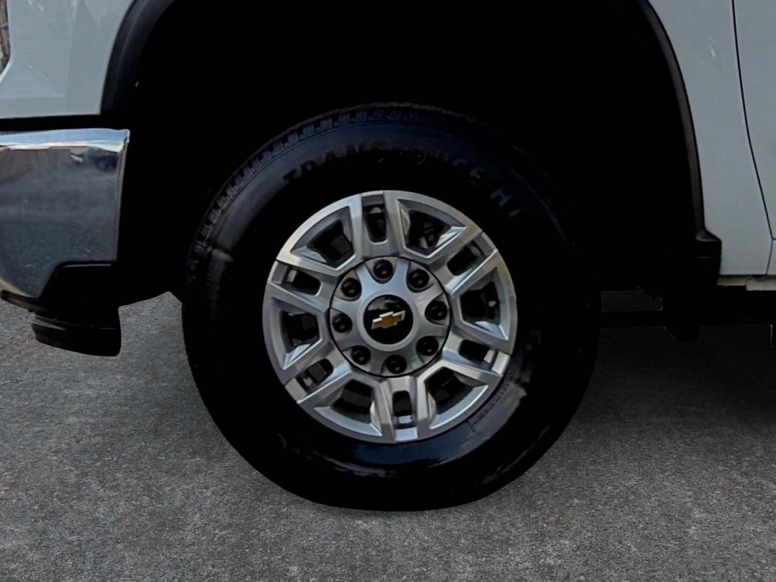 Used 2025 Summit White Chevrolet LT image 9