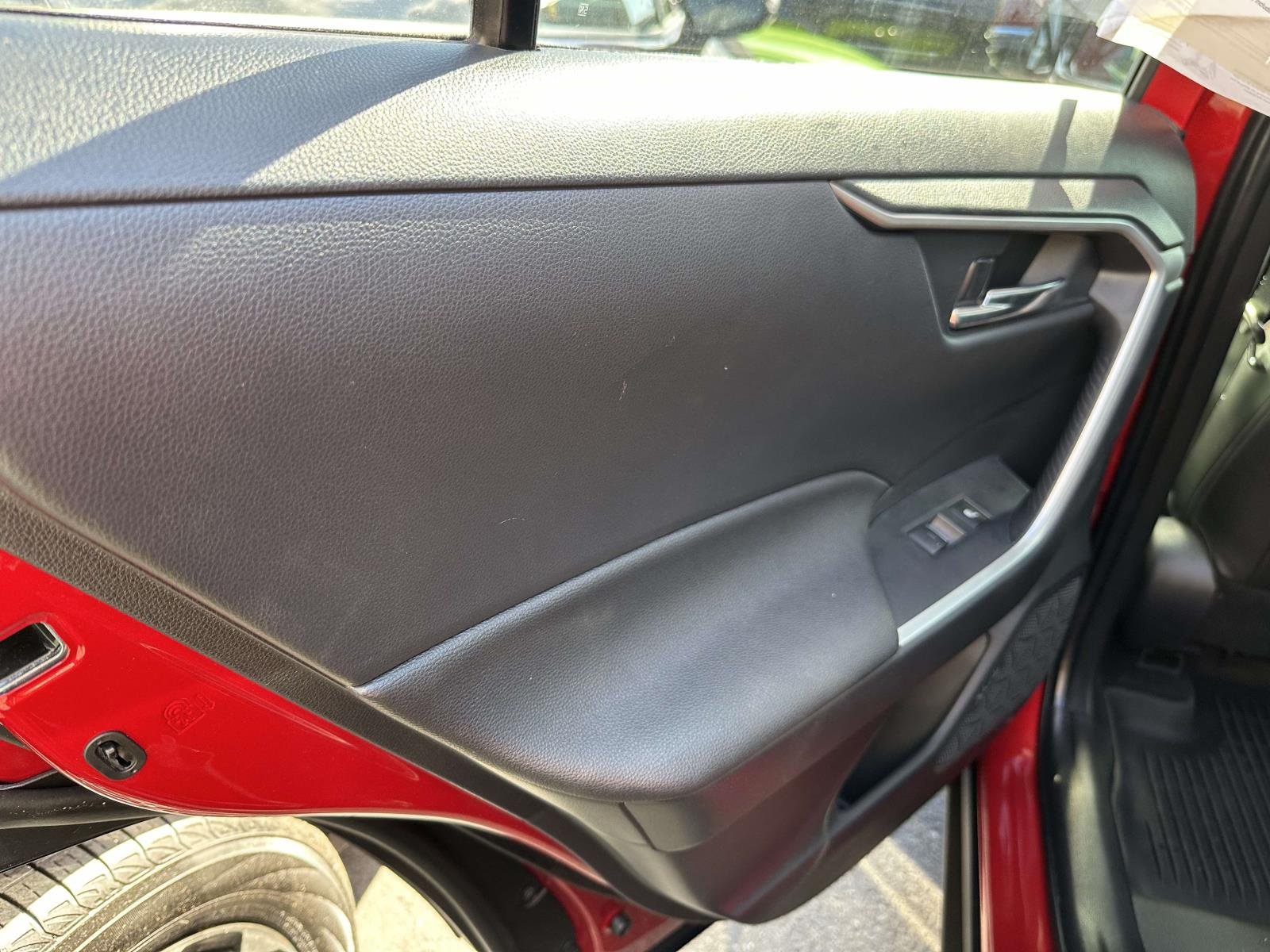 2023 Toyota RAV4 SE - Photo 11