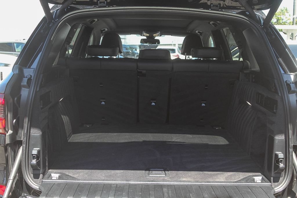 Used 2023 Black Sapphire Metallic BMW sDrive40i image 23