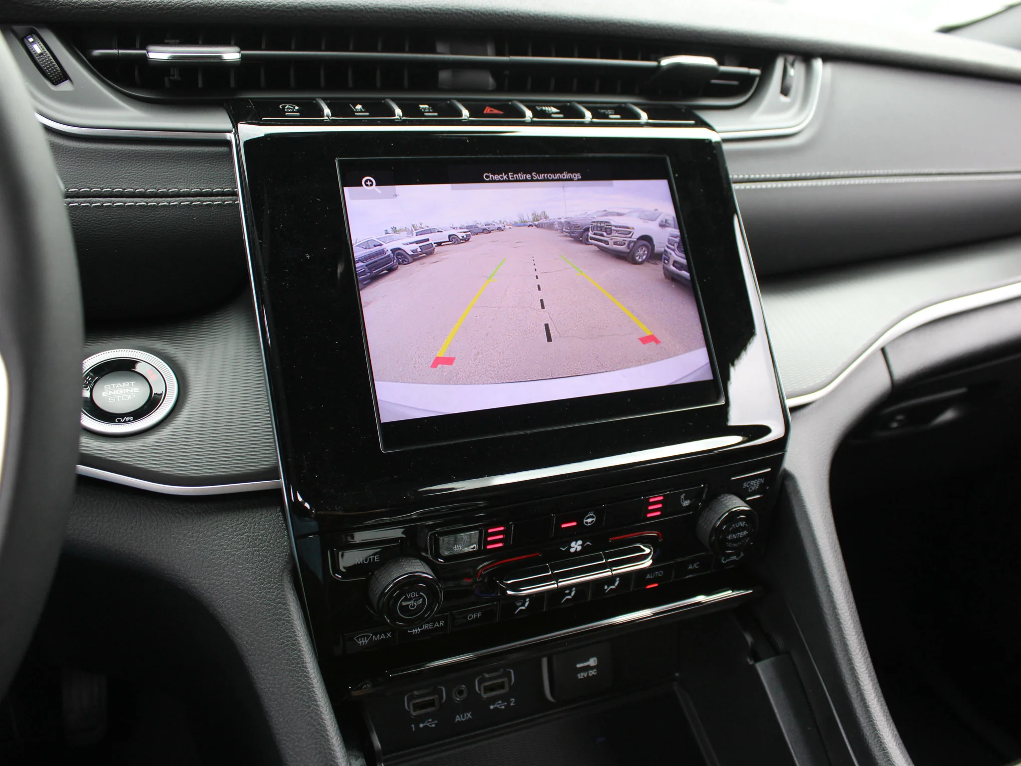 New 2025 Silver Jeep Altitude* 4x4, Sunroof, Heated Leather, Wireless Charging Pad image 19