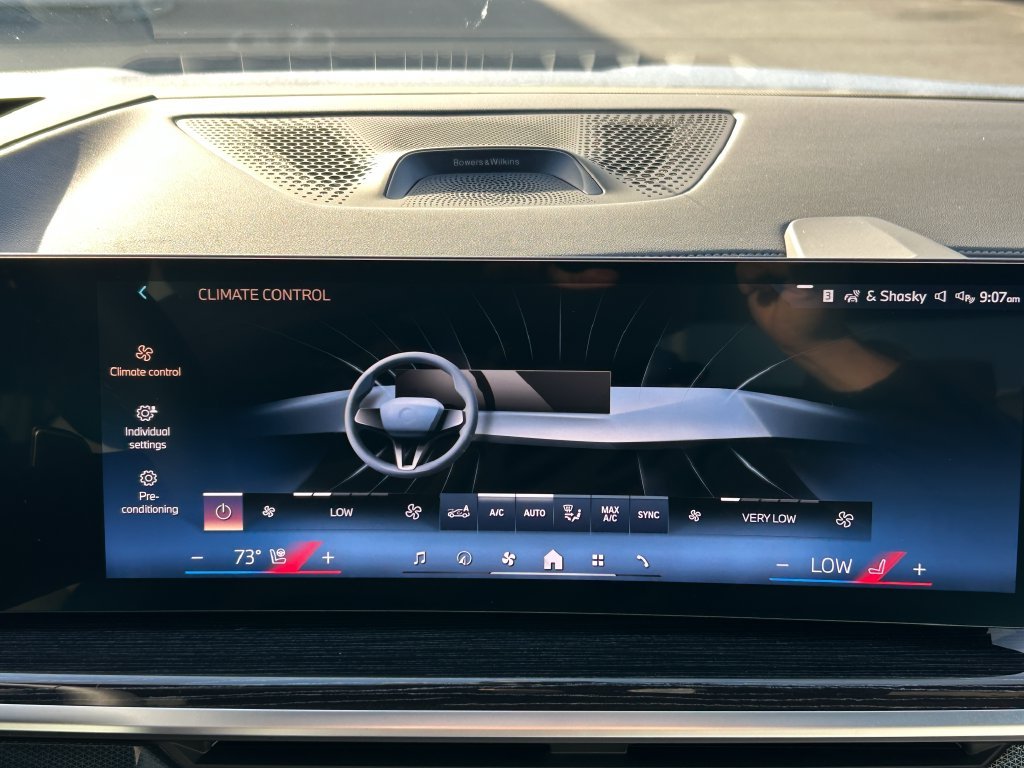 New 2027 Tanzanite Blue II Metallic BMW xDrive40i image 24