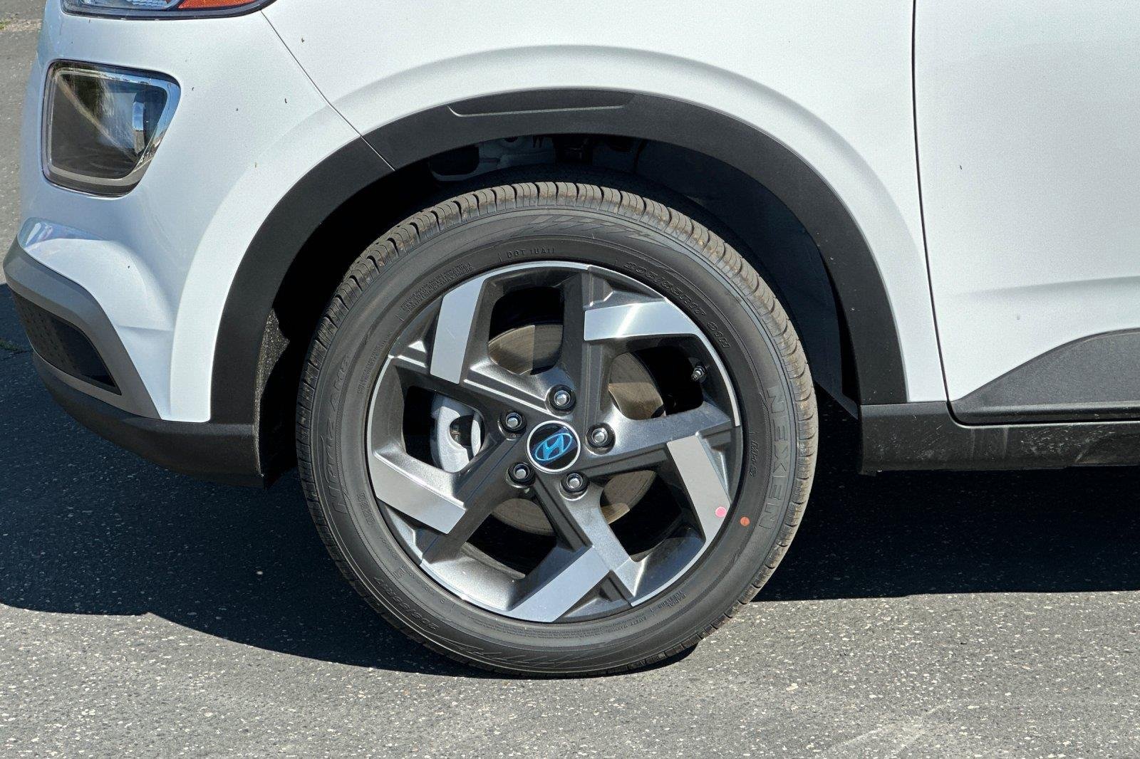 New 2026 Lunar White Hyundai SEL image 24
