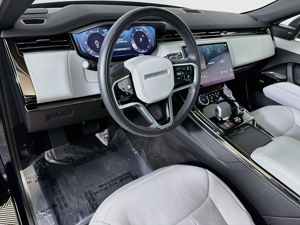 Used 2023 Portofino Blue Metallic Land Rover SE image 9