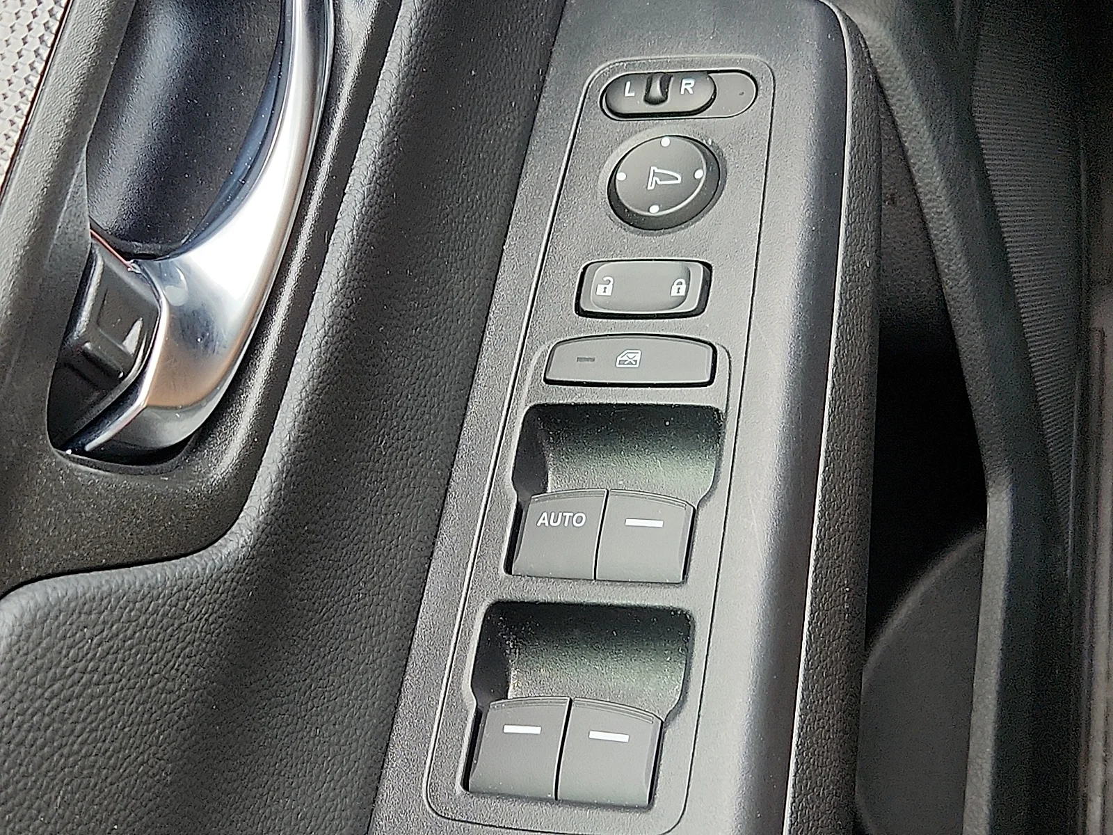 Certified Used 2025 Gray Honda LX image 21