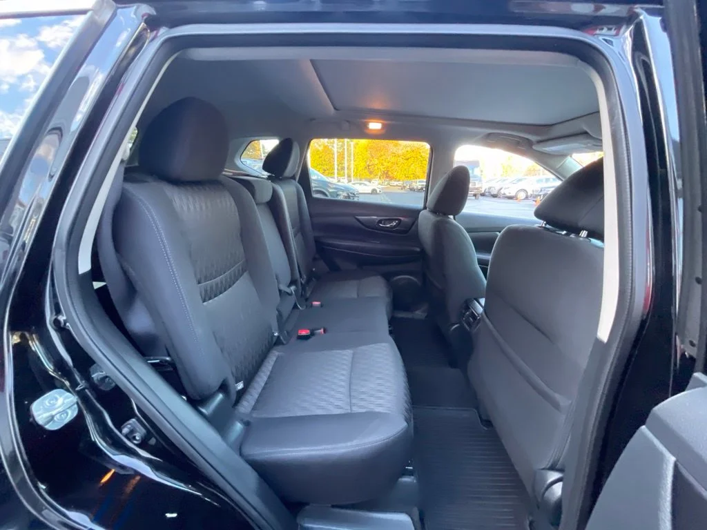 Certified Used 2018  Nissan SV image 24