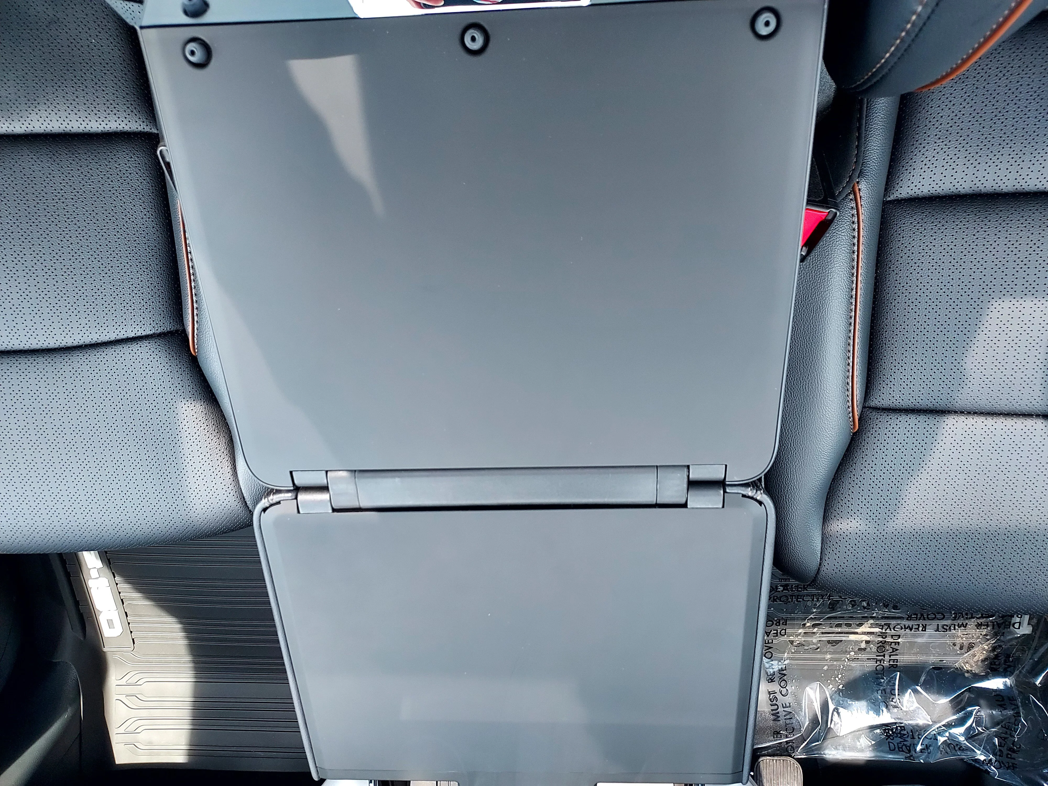 New 2026 Star White Metallic Tri-Coat Ford LARIAT image 21