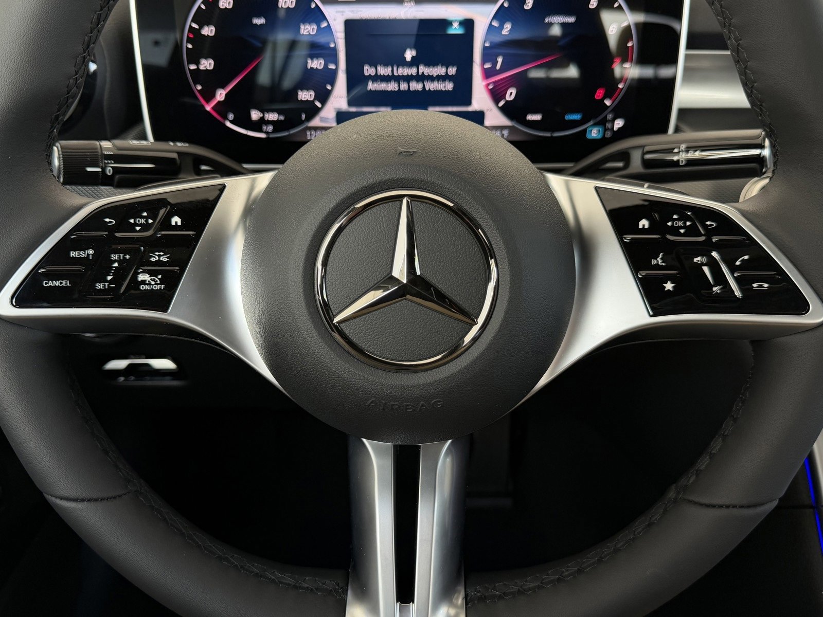 New 2026 MANUFAKTUR Alpine Grey Mercedes-Benz C 300 image 34