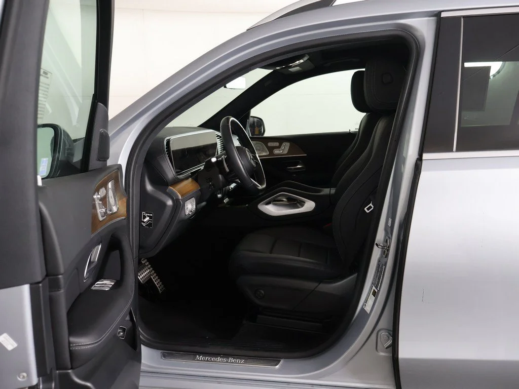 Used 2025 Silver Mercedes-Benz GLS 450 image 35