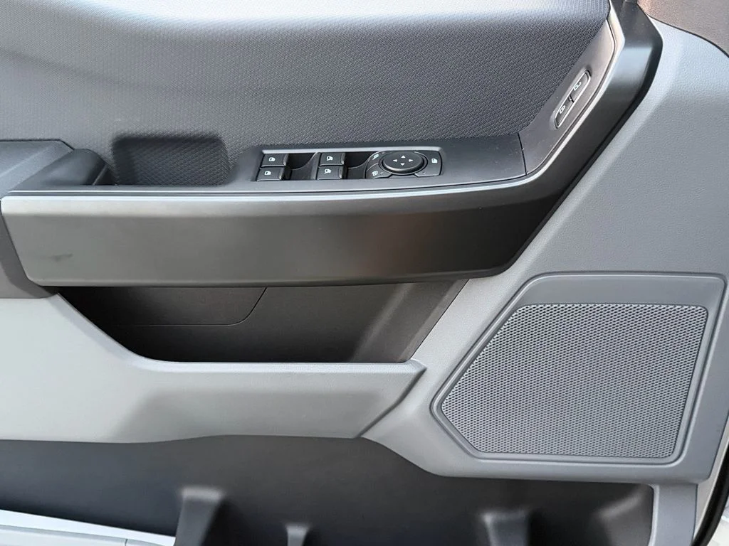 New 2026 Oxford White Ford XL image 12