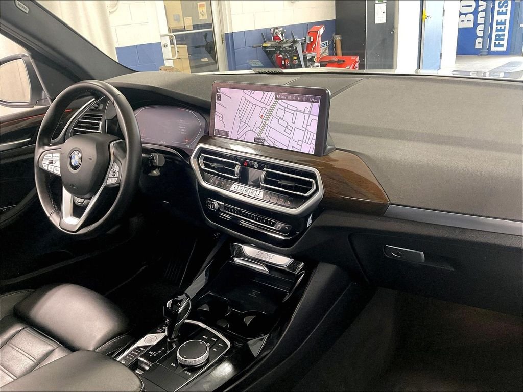 Used 2024 White BMW xDrive30i image 14