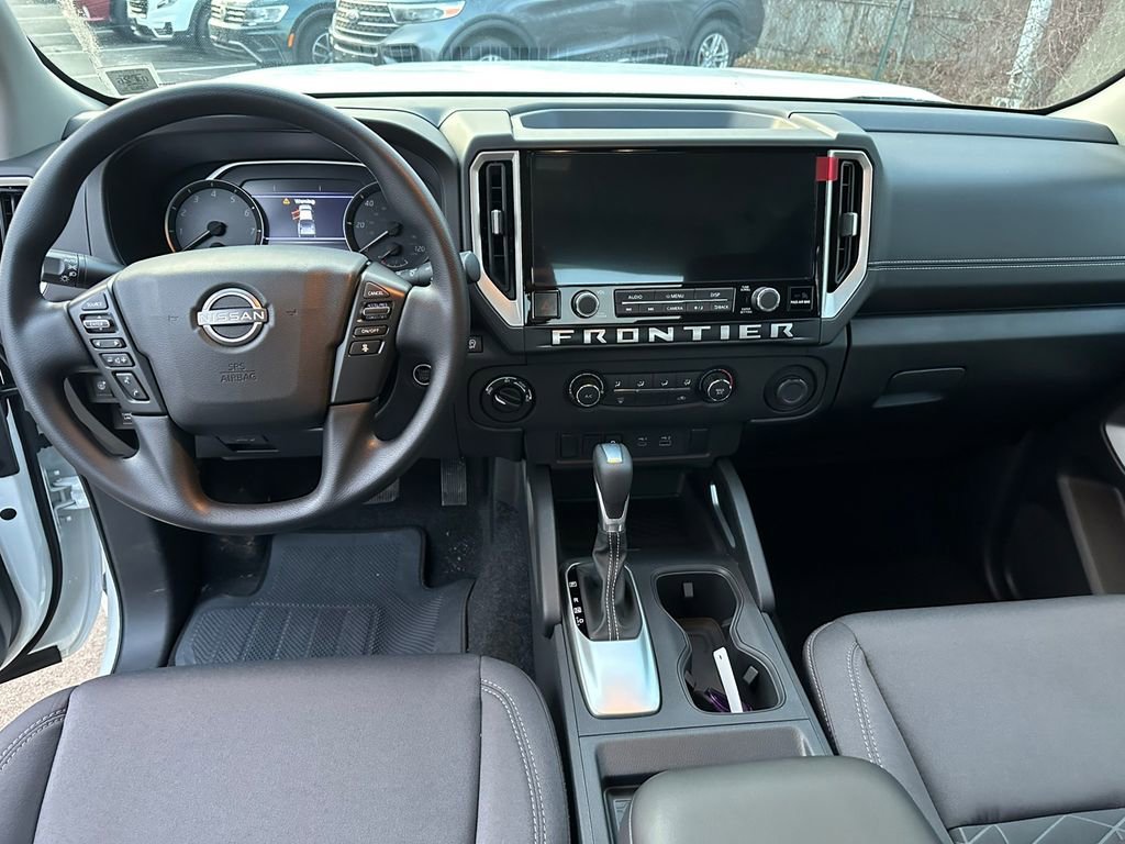 2025 Nissan Frontier SV - Photo 13