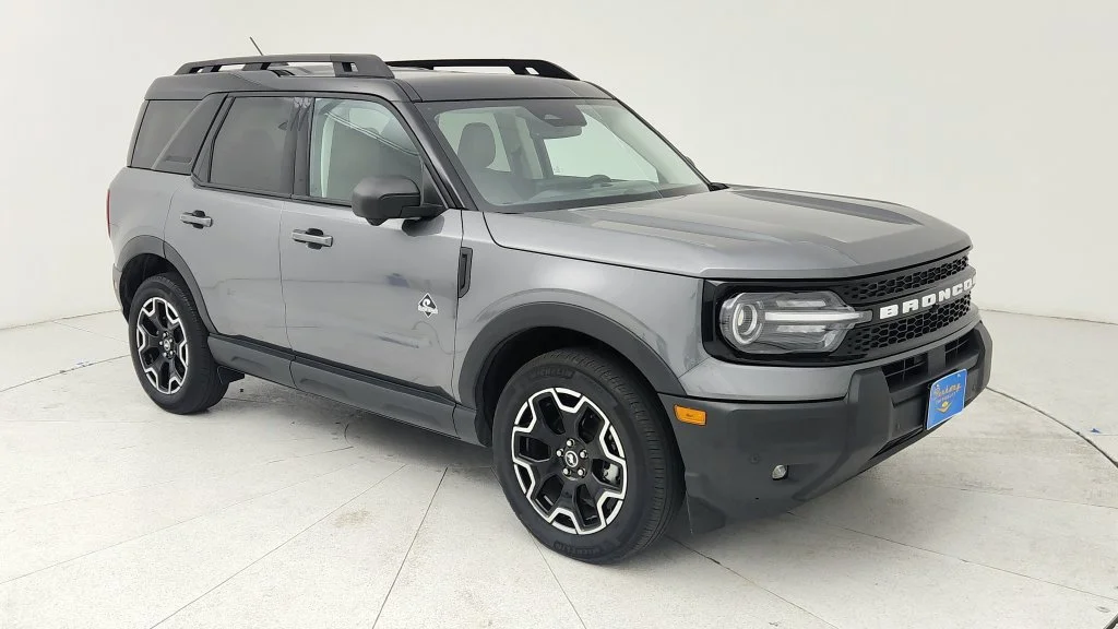 Used 2025  Ford Outer Banks image 1