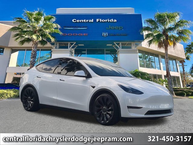 Used 2023  Tesla Performance image 1