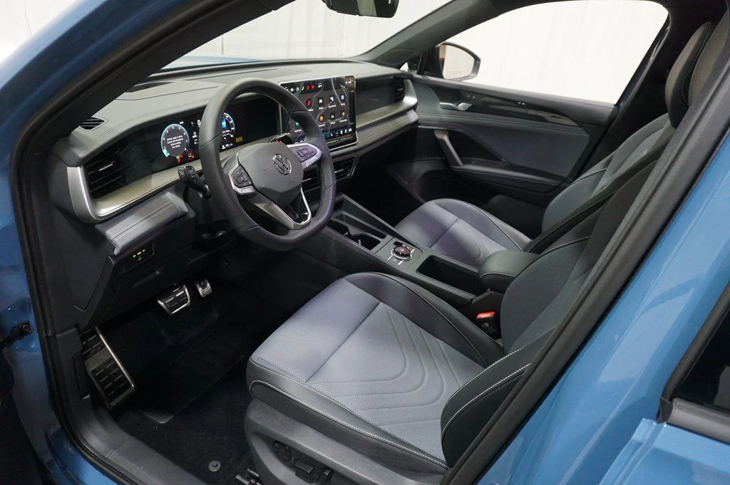2026 Volkswagen Tiguan SE R-LINE BLACK - Photo 9