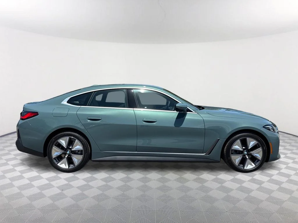 New 2026 Green BMW eDrive40 image 3
