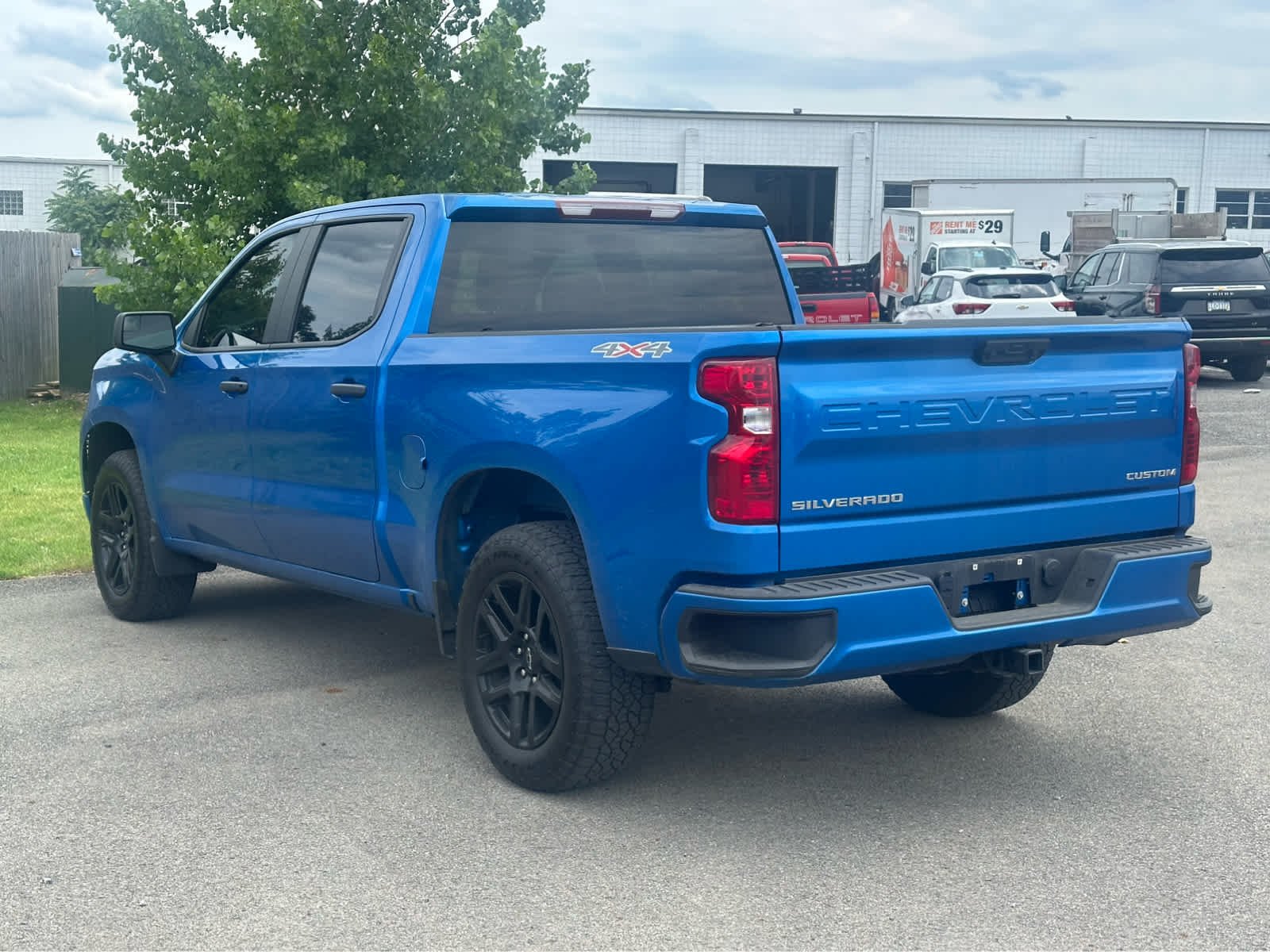 Used 2022 Glacier Blue Metallic Chevrolet Custom image 5