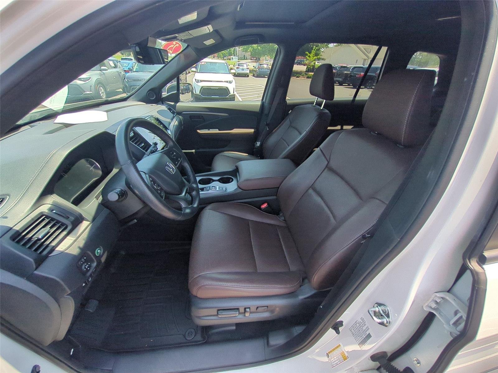 Used 2025 Platinum White Pearl Honda EX-L image 34