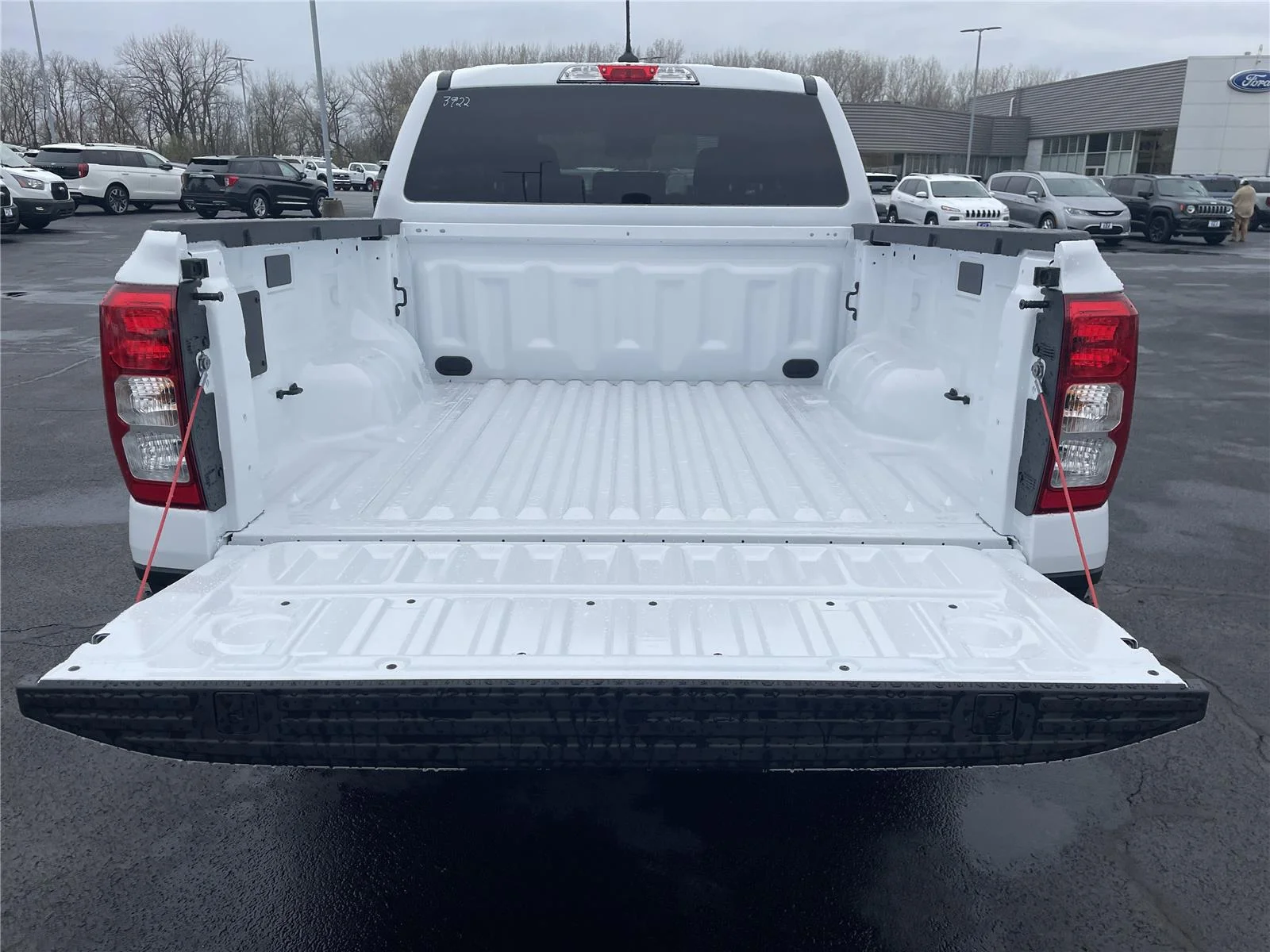 New 2026 Oxford White Ford XL image 5