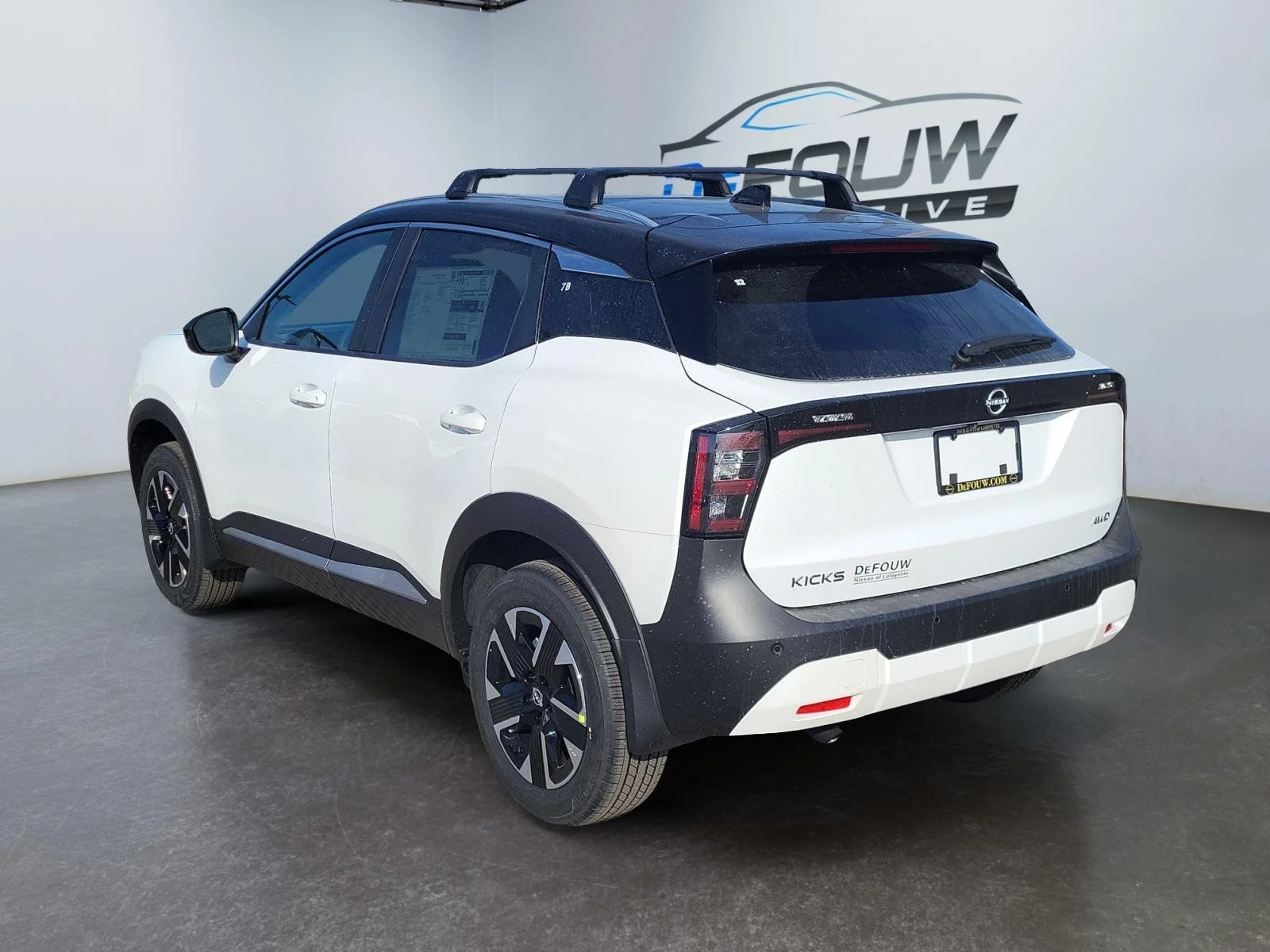 New 2026 Aspen White Tricoat/Super Black Nissan SV image 5