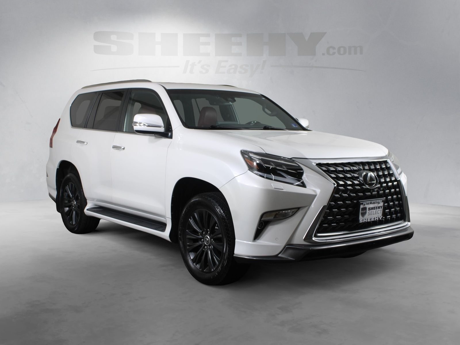 Used 2022  Lexus 460 Luxury image 2