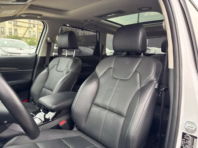 Used 2023 White Kia SX image 21