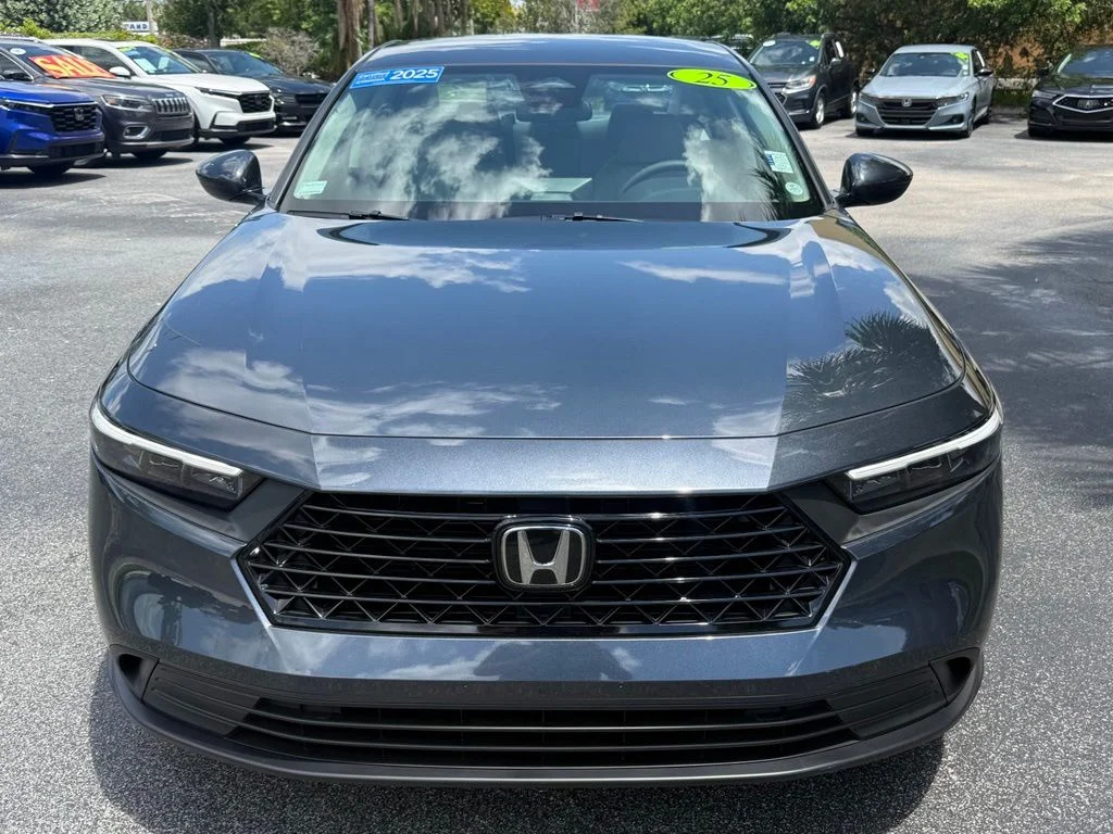 Used 2025 Meteorite Gray Metallic Honda LX image 8