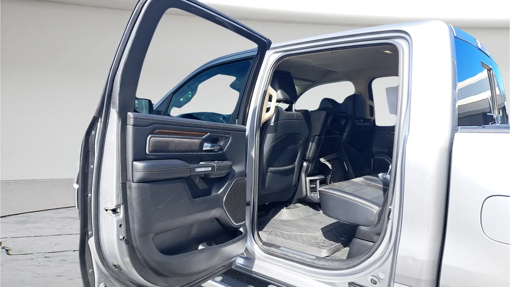 Used 2021 Silver Ram Laramie image 11
