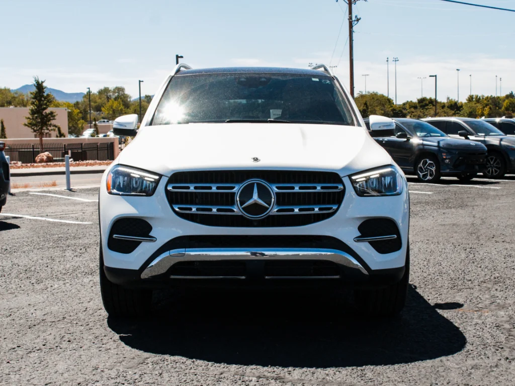 Used 2024 Polar White Mercedes-Benz GLE350 4MATIC® image 2