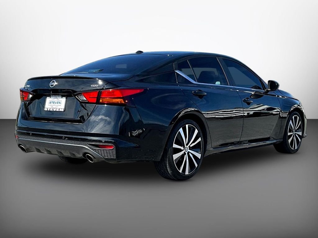 Used 2020 Black Nissan 2.5 SR image 6