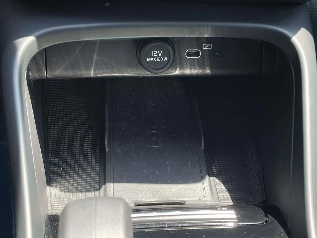 Used 2023 Silver Dawn Metallic Volvo Ultimate image 20