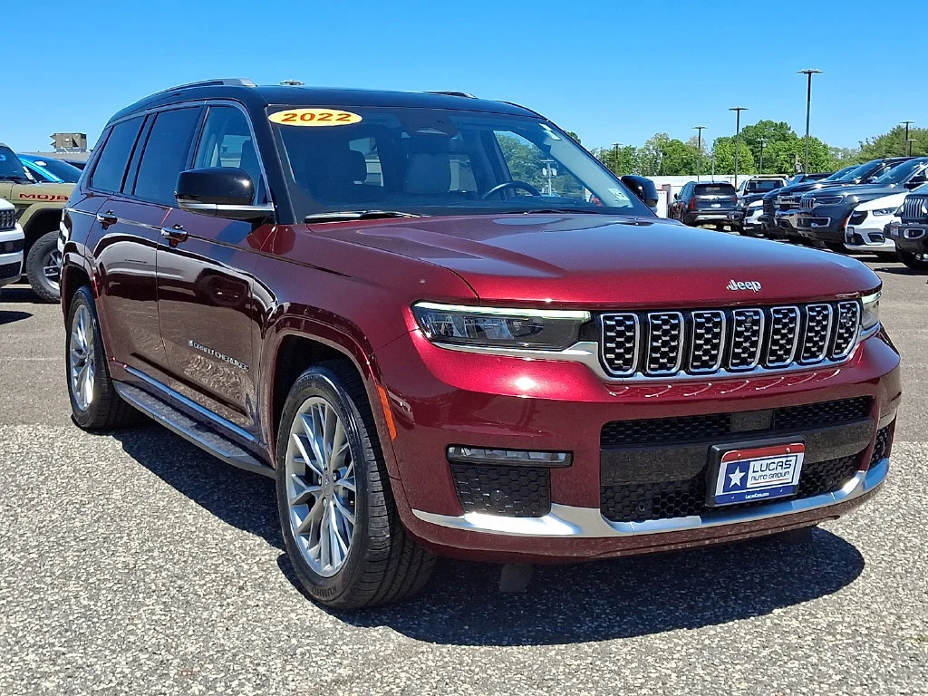 Used 2022 Velvet Red Pearlcoat Jeep Summit image 2