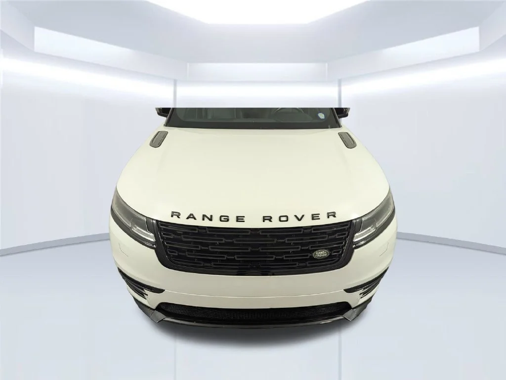 Used 2025 White Land Rover Dynamic SE image 56
