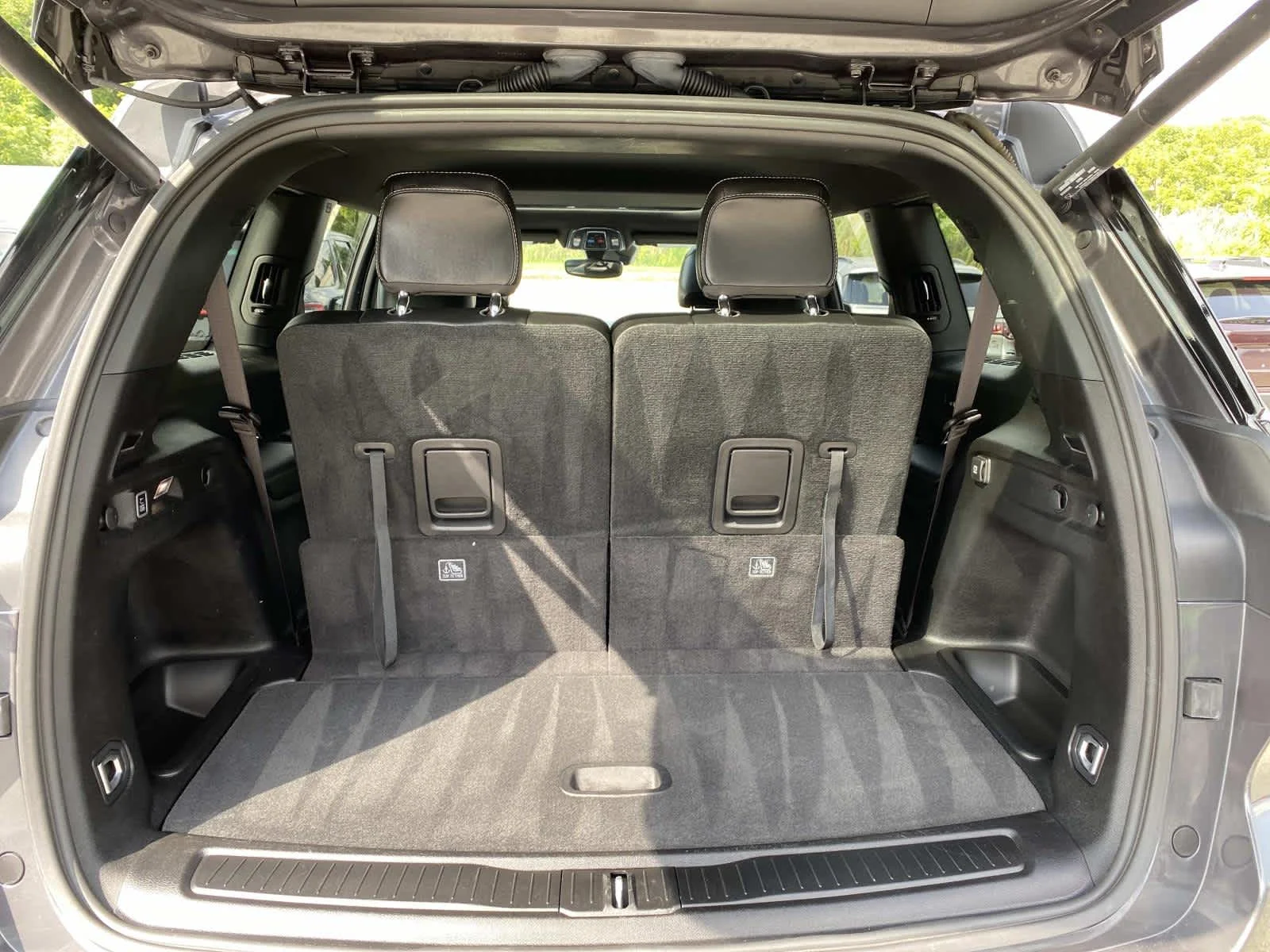 Used 2023 Baltic Gray Metallic Clearcoat Jeep Altitude image 5