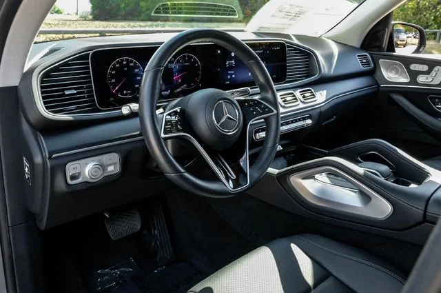 Used 2024 Silver Mercedes-Benz GLE 450 image 3