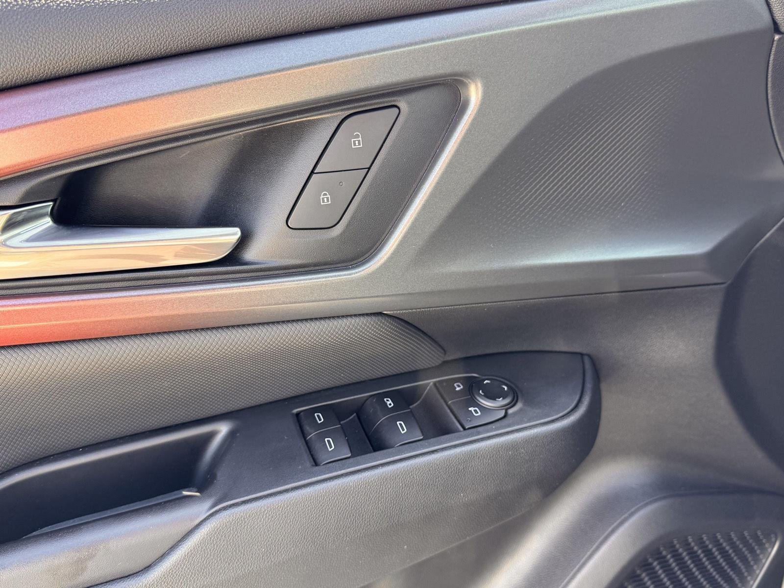 2026 Chevrolet Equinox EV RS - Photo 9