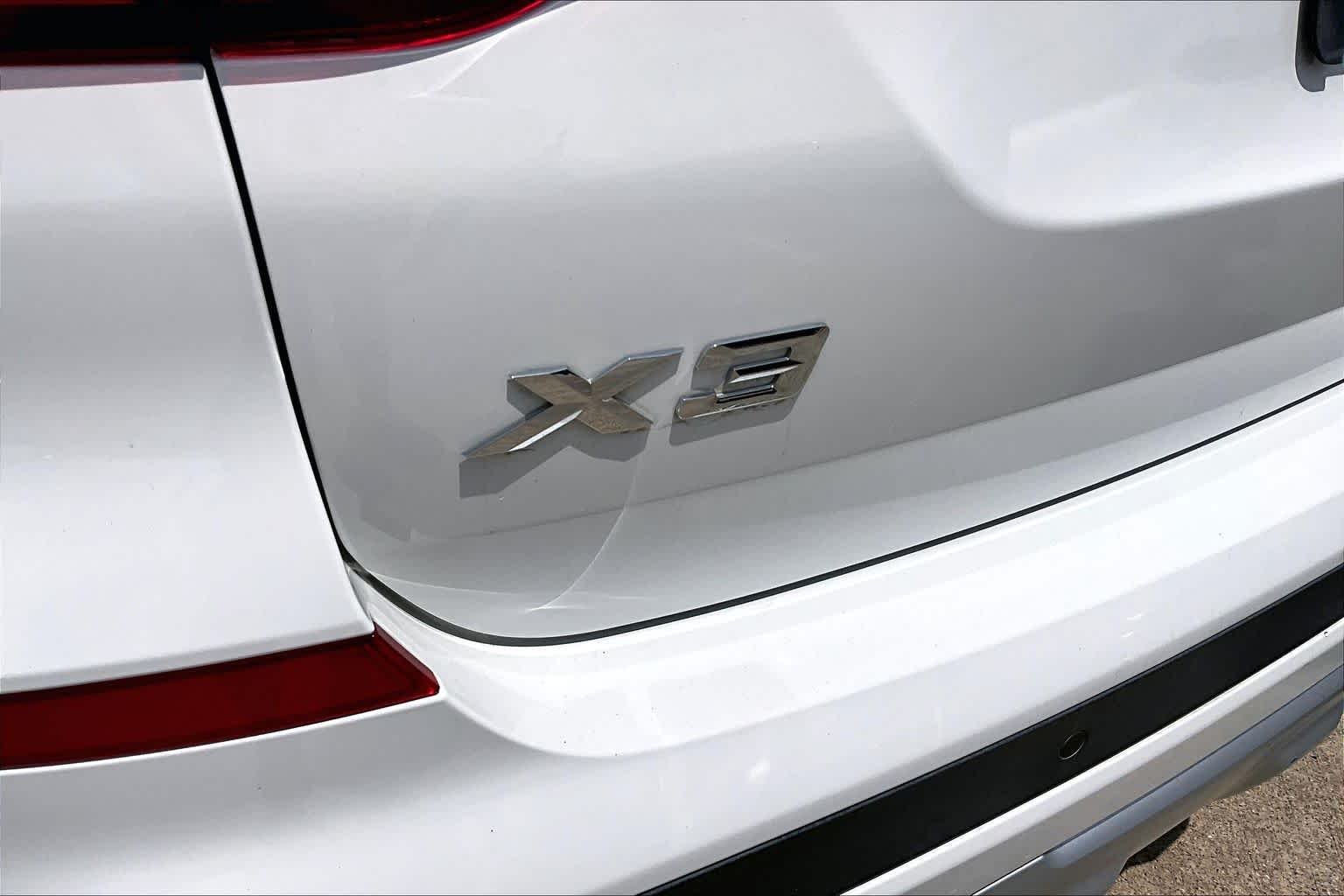 Used 2019 Alpine White BMW sDrive30i image 42